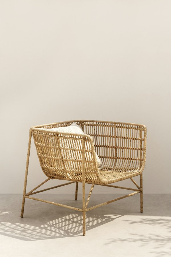 Découvrez rotin-chic.com toute la déco rotin élégante !